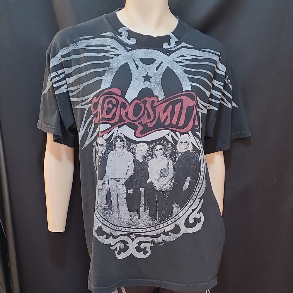 Aerosmith World Tour 2010 T Shirt Band Tee Concert Size LARGE? PTP:21